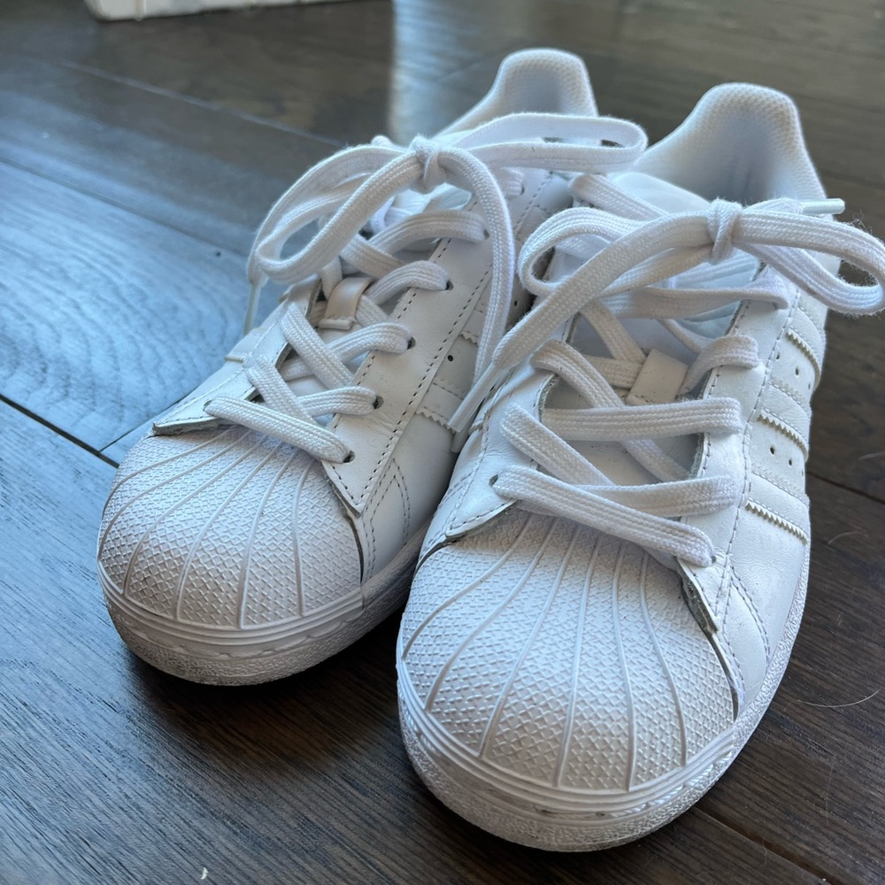 Adidas Sneakers